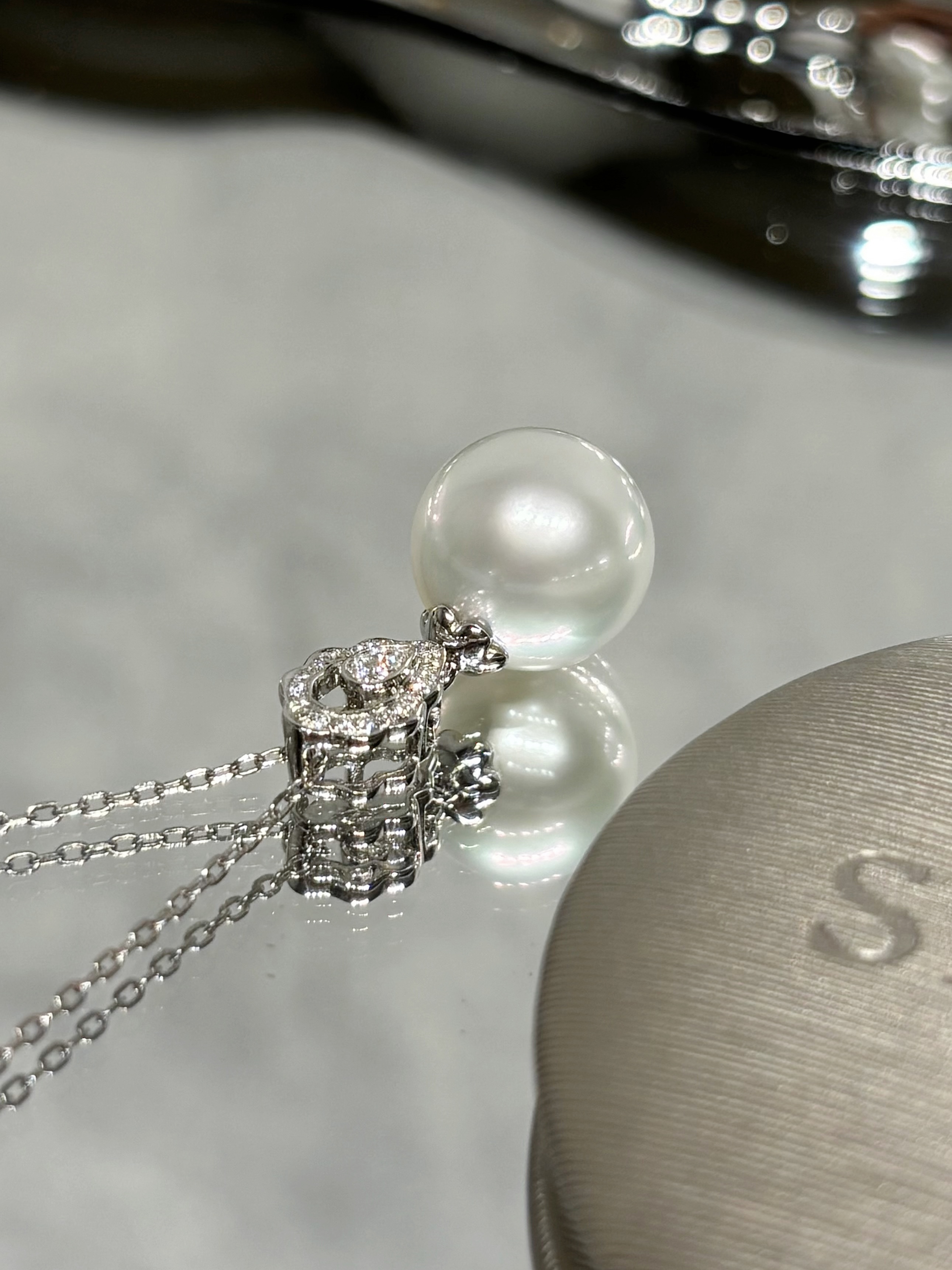 South Sea White Pendant Left